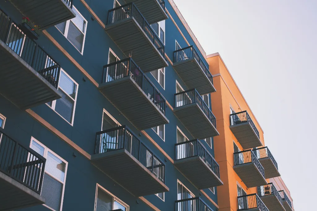 unsplash_wR11KBaB86U_apartment.webp